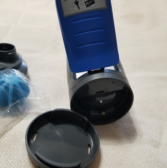 Contigo Shake & Go Fit, shaker bottle with gym storage, 24 ounces - Picture 2 of 10